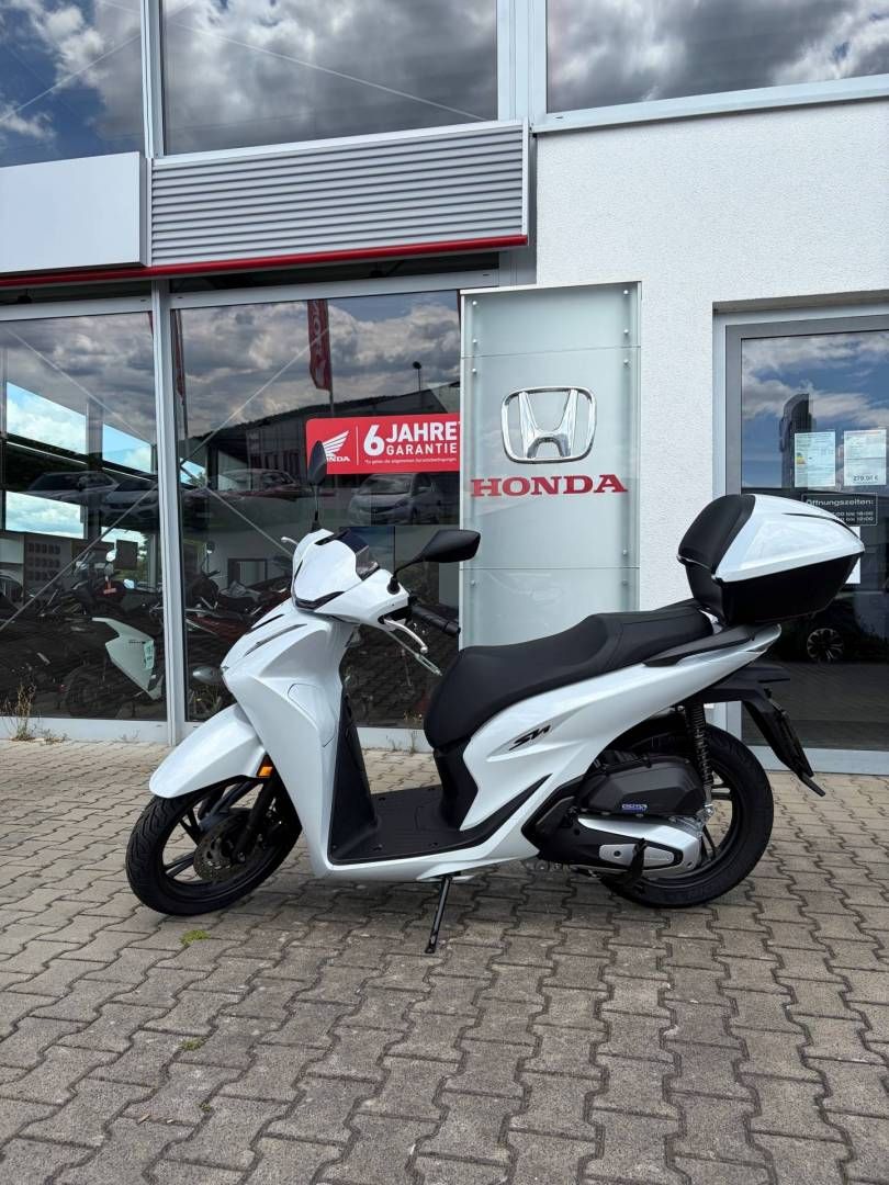 Fahrzeugabbildung Honda SH 125i Smart Key Top Case MY 2026
