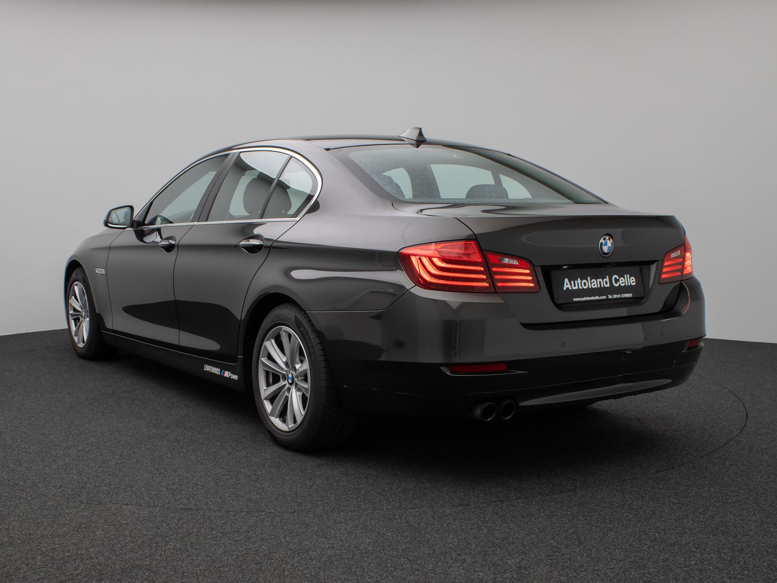 Fahrzeugabbildung BMW 520d Kamera Glasdach HUD HiFi Komfort Alarm AHK
