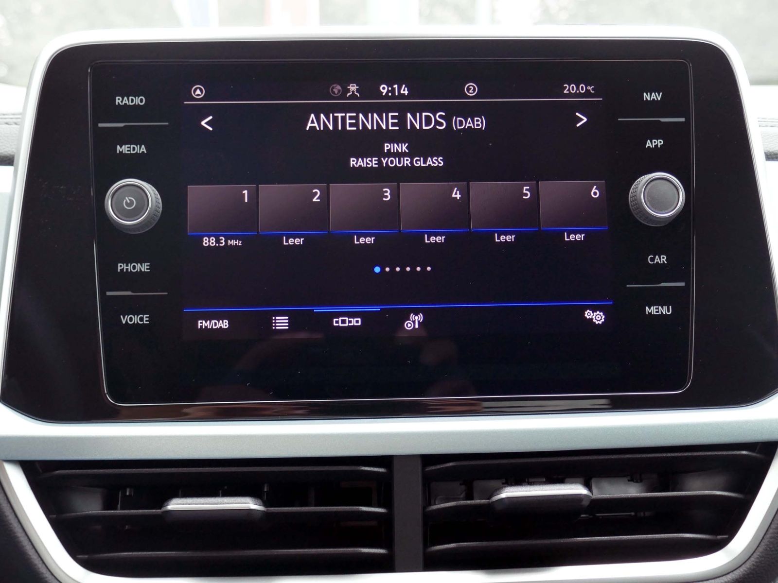 Fahrzeugabbildung Volkswagen T-Roc GOAL 1.5 TSI DSG | LED RFK ACC Navi