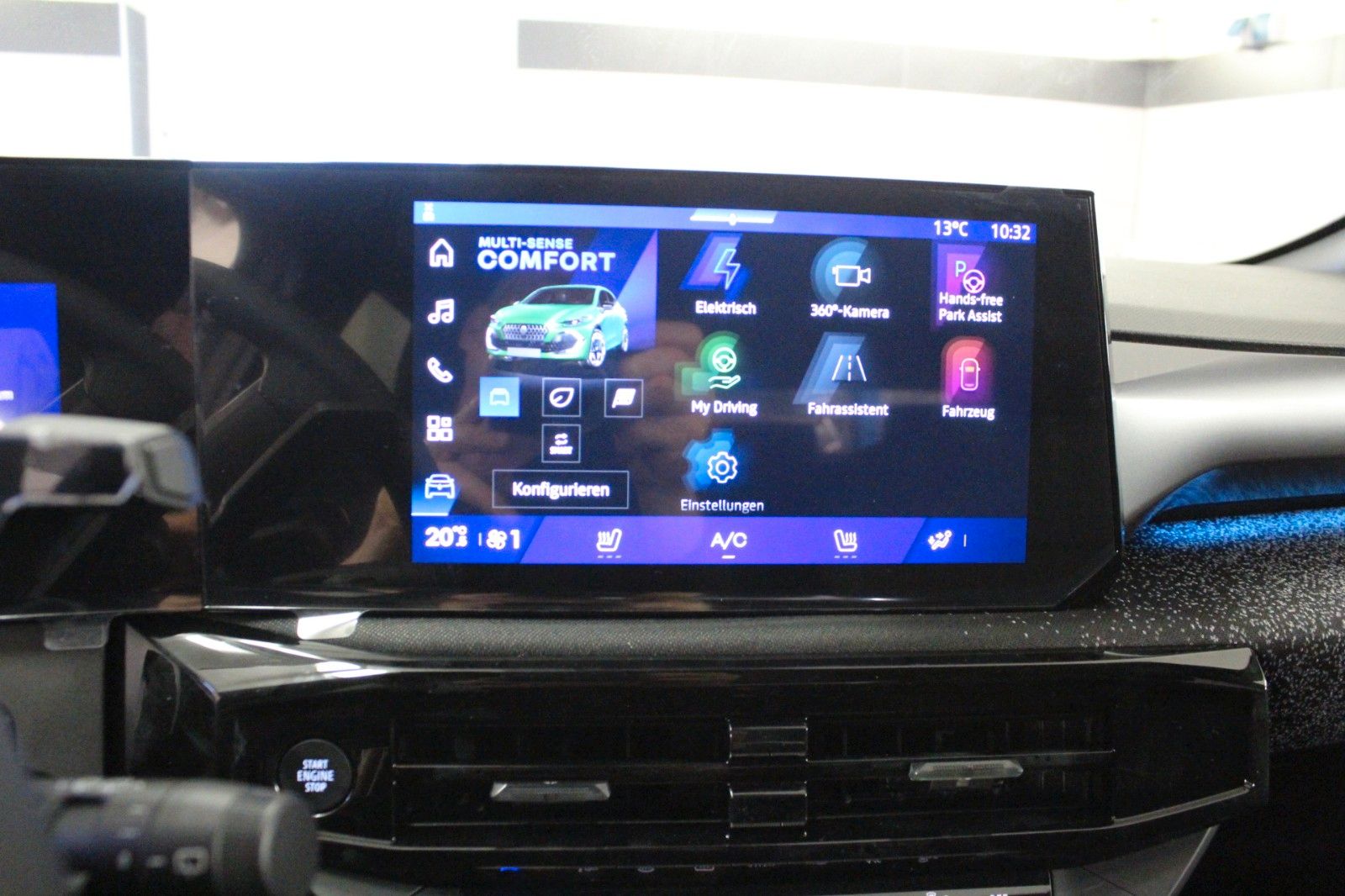 Fahrzeugabbildung Renault Clio VI E-Tech 160 Full Hybrid Techno