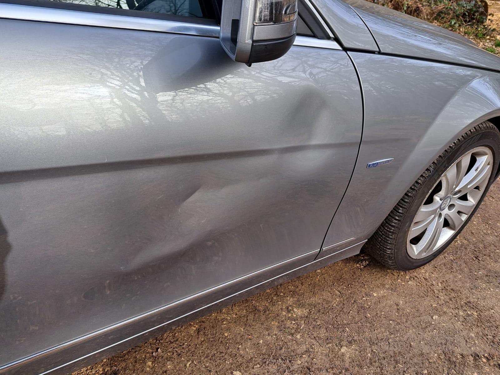 Mercedes-Benz C200 2011 — photo 13