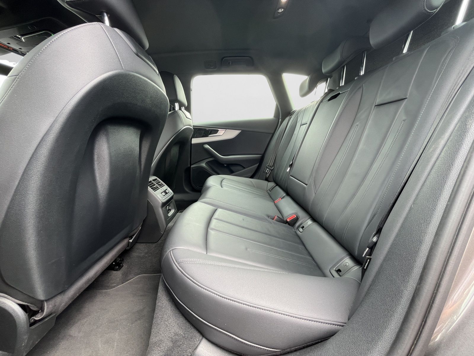 Audi A4 - Bild 15