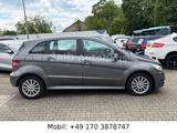 Mercedes-Benz B 180 Lim.*2HAND*PANO*NAVI*PDC*XENON*TEMPO - gebrauchte Mercedes-Benz B 180 aus dem Jahr 2011