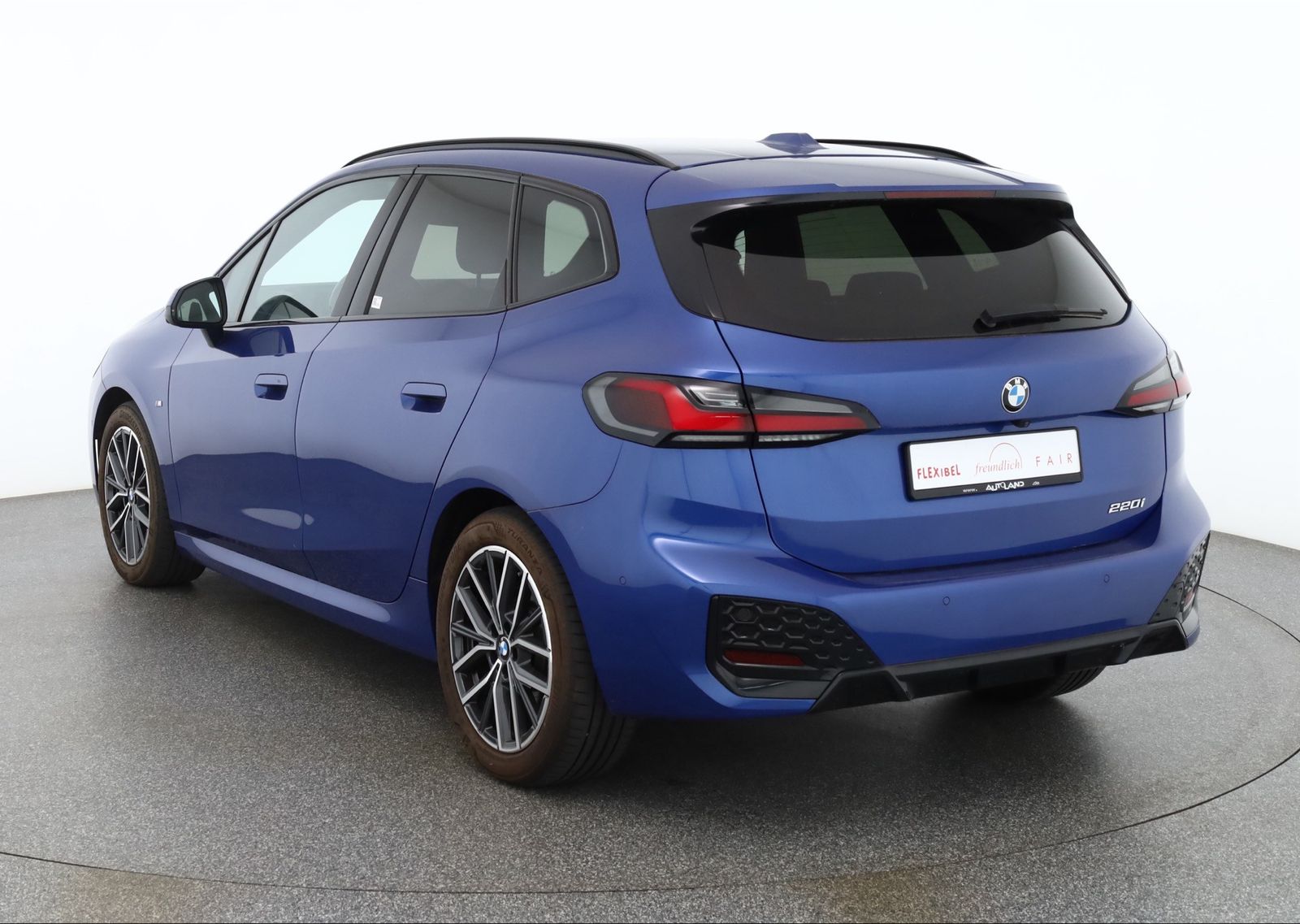 BMW 220i Active Tourer M Sport Aut. LED 360° Virtual imagem 3