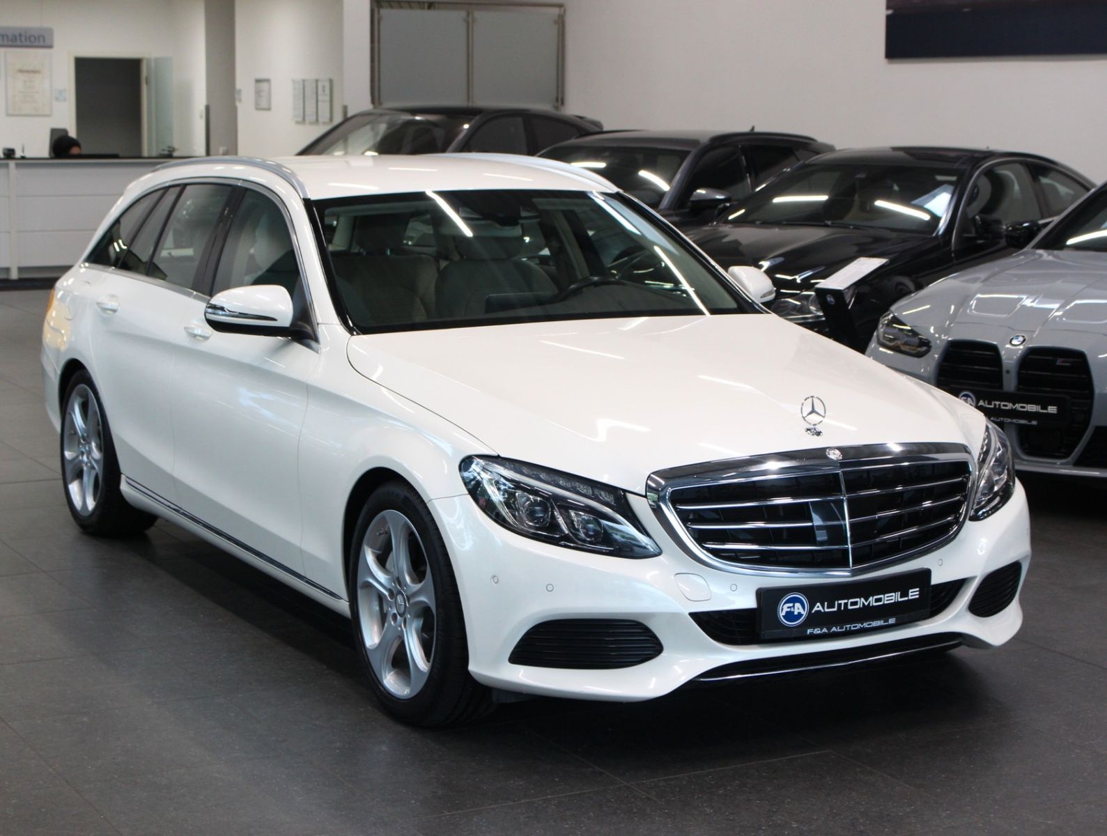 Fahrzeugabbildung Mercedes-Benz C 250 BlueTEC T EXCLUSIVE*AHK*HUD-UP