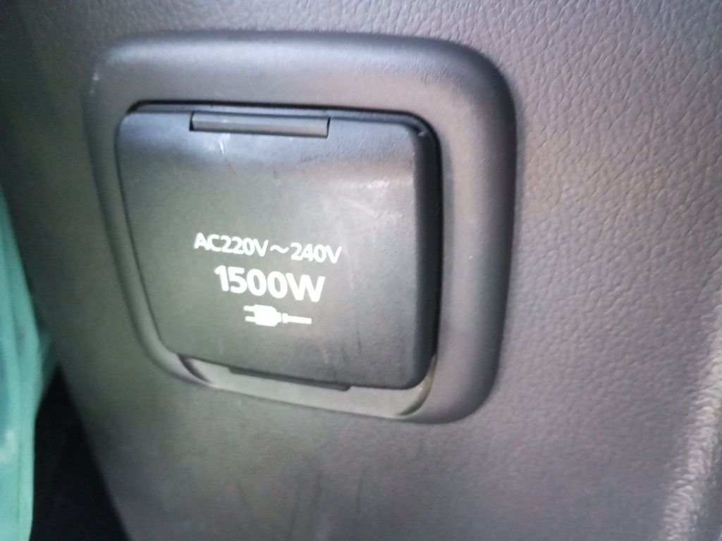 Fahrzeugabbildung Mitsubishi Outlander Plug-in Hybrid Intro 2.4 4WD AHK WR