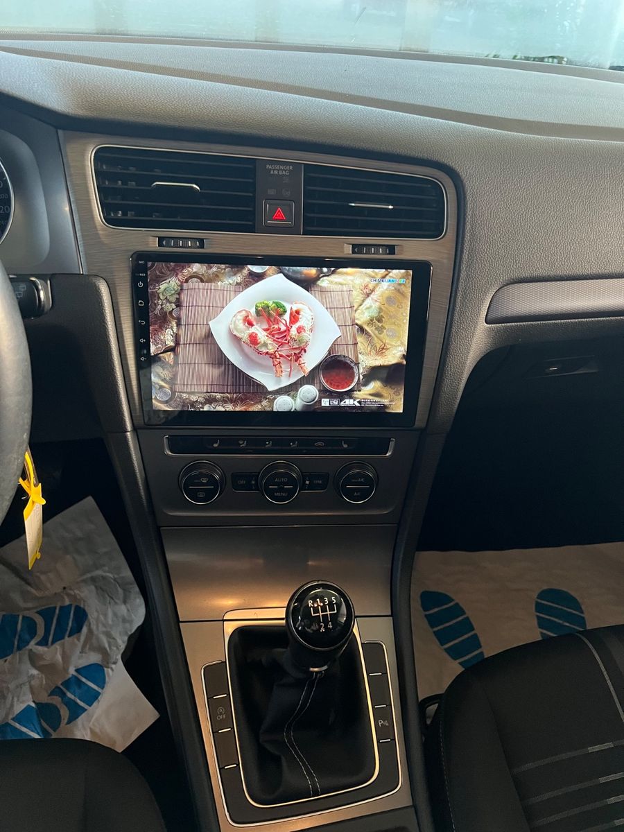 Fahrzeugabbildung Volkswagen Golf VII Lim. 1.6 TDI Comfortline BMT