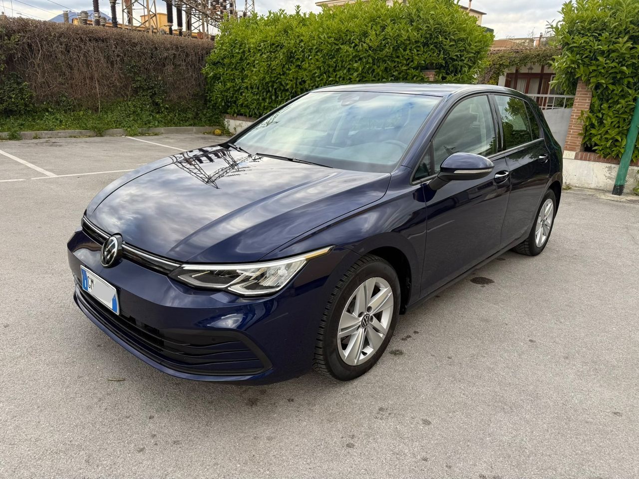 Volkswagen Golf - 1