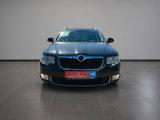Skoda Superb Combi Elegance/Xenon/AHK - Skoda Superb aus 2011: Kombi