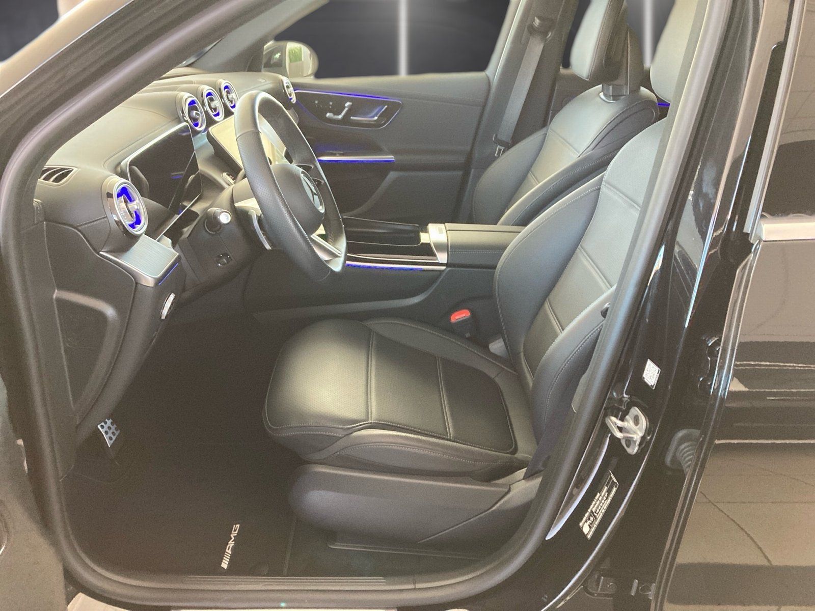 Fahrzeugabbildung Mercedes-Benz GLC 200 4M AMG *AHK*Pano*Distro*Totwink*LED*Kam*