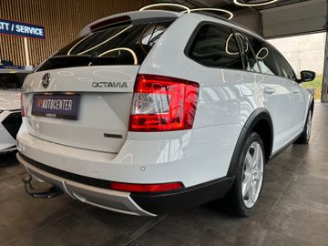 Skoda Octavia Scout*ACC*NAVI*AHK*PANO*2-Zonen*