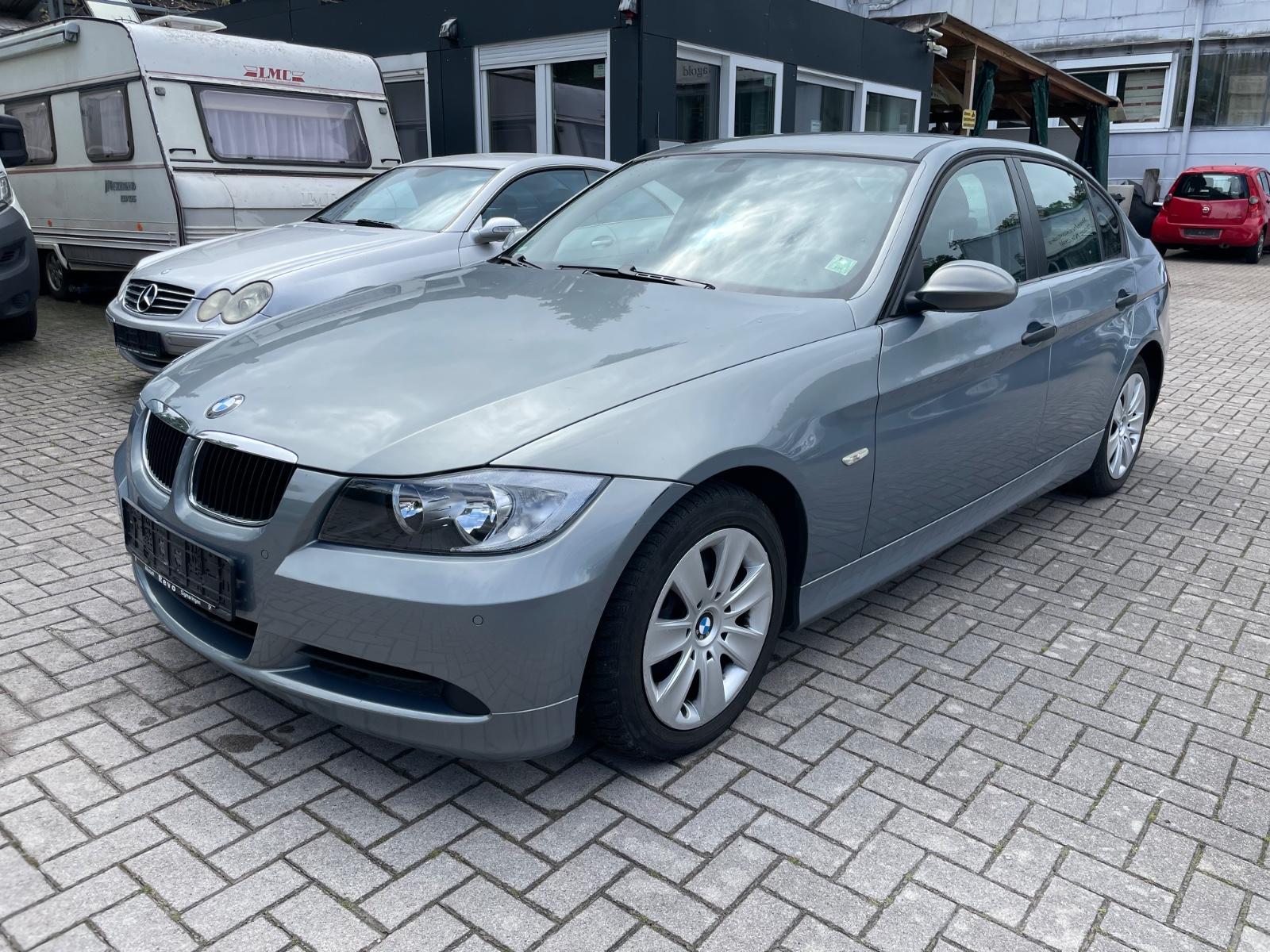 BMW 320i * AUTOMATIK * 1. HAND * TÜV & AU NEU
