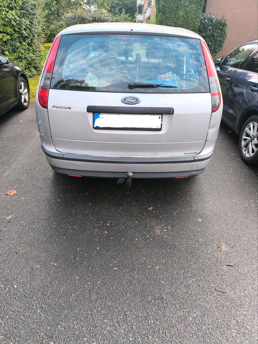 Ford Focus 2005 — rear view