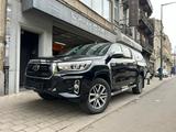 Toyota Hilux - Toyota Hilux: Leder