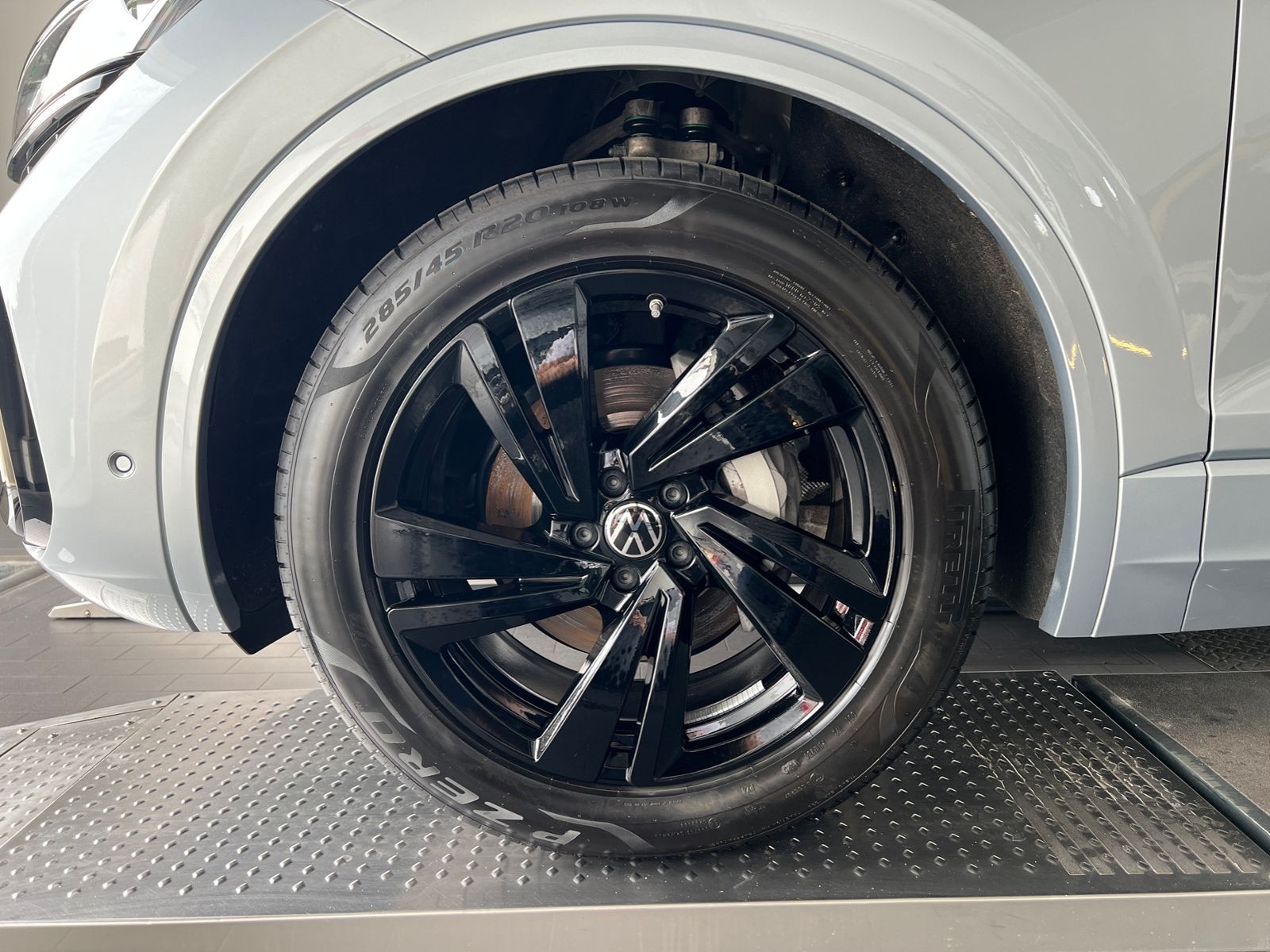 Fahrzeugabbildung Volkswagen Touareg R-Line 3.0 TDI *BlackStyle, AHK, Luft, P