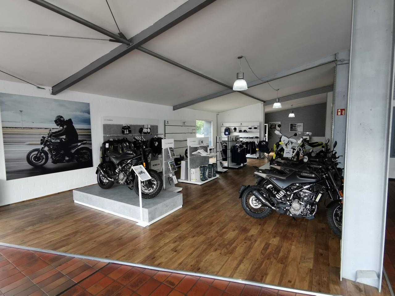 showroom-image-bottom