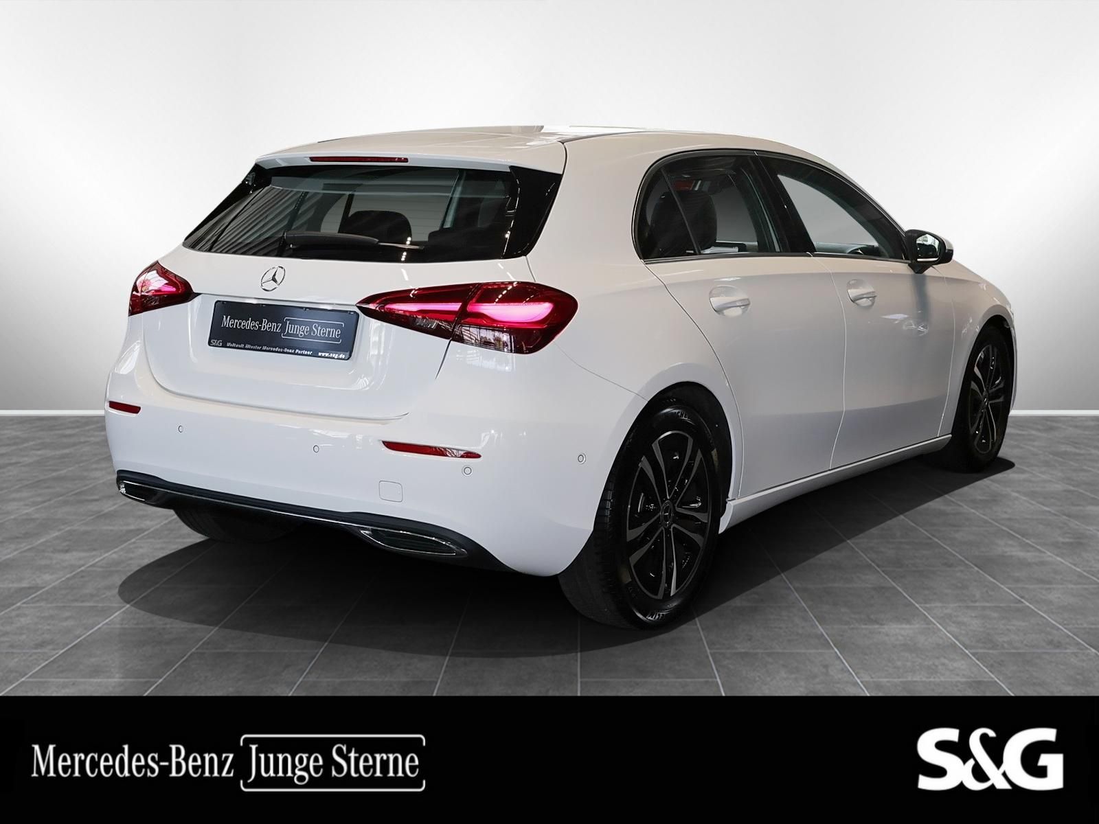 Mercedes-Benz A 180 Progressive TOTWINKEL LED KAMERA MBUX 17 foto 2