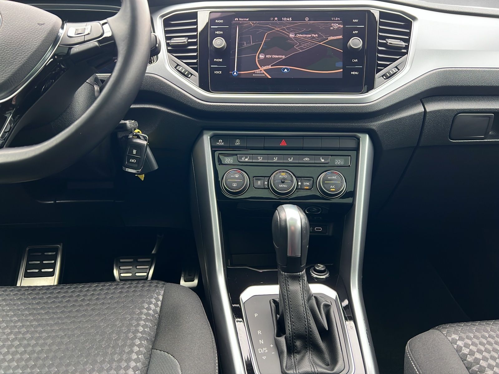 T-Roc Active 1.5 TSI DSG AHK*Navi*Pano*Standhzg.