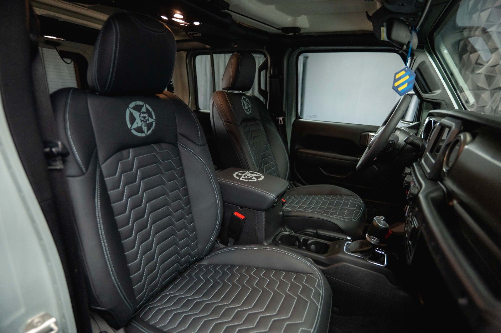 Fahrzeugabbildung Jeep Wrangler 2.0 T UNLIMITED SPORT S OFFROAD 4x4 LED