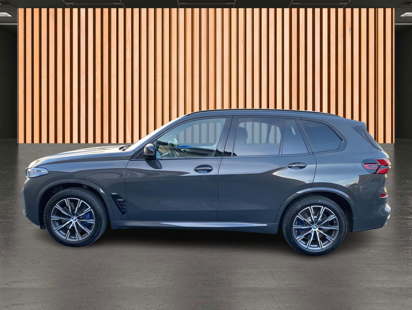 BMW X5 M60 i xDrive*NP 144.000€*SkyLounge