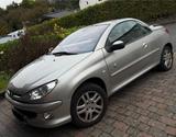 Peugeot 206 CC Cabrio  Leder, TÜV neu, to... - Peugeot 206 in Bonn