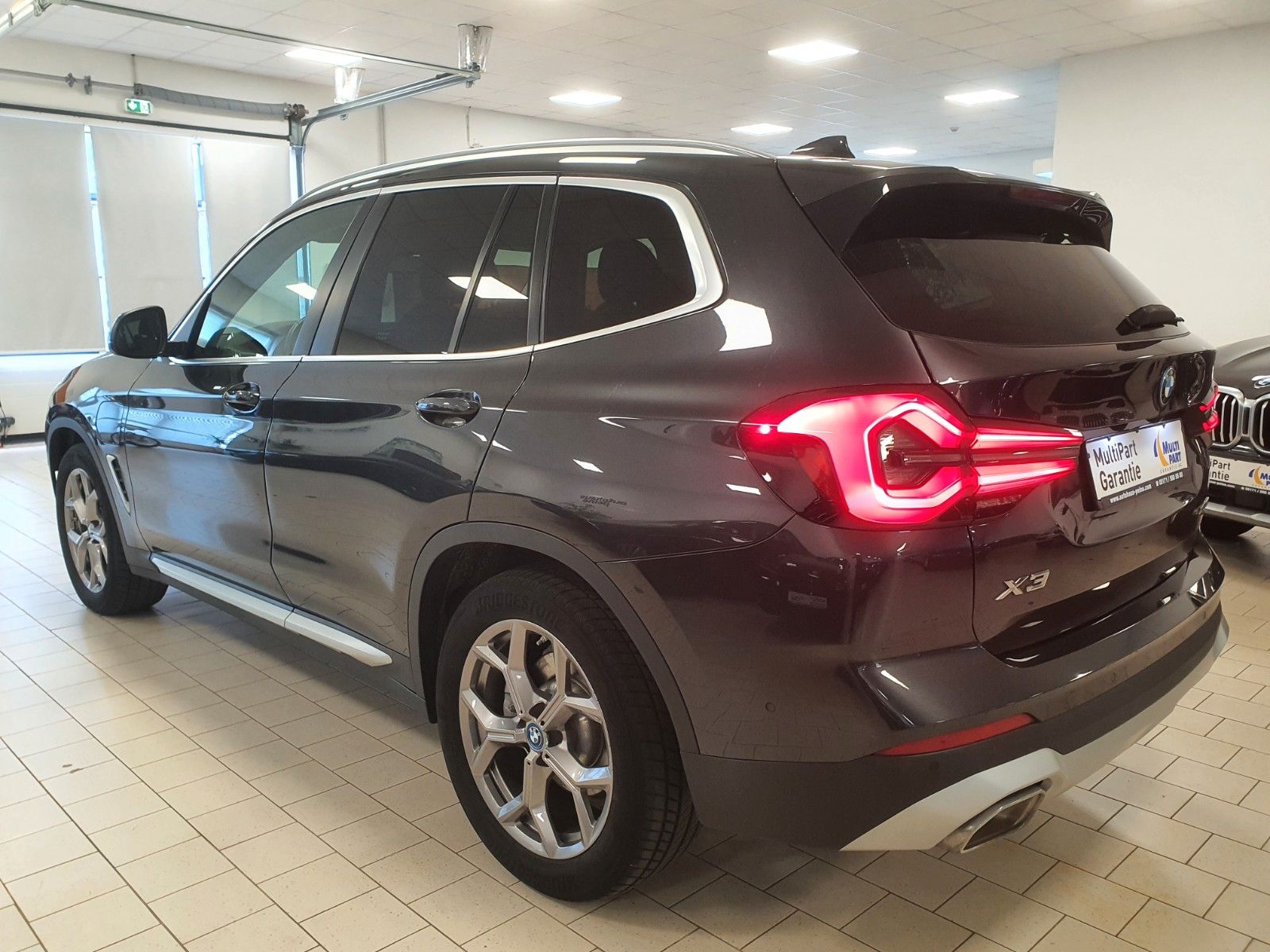 BMW X3 xDrive30e HUD/AHK/Park&DrivAss/SportSitz/KeyL imagem 2