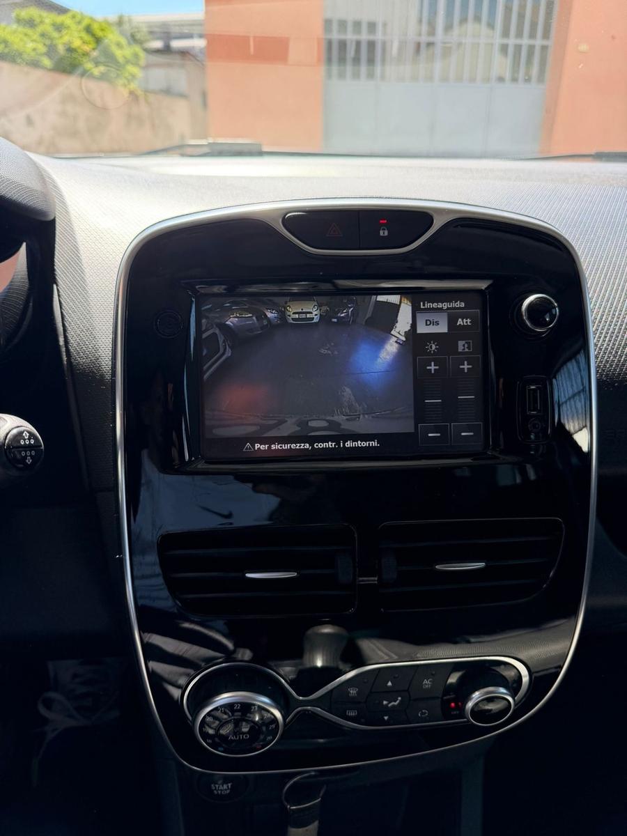 Renault Clio 2015 — photo 11