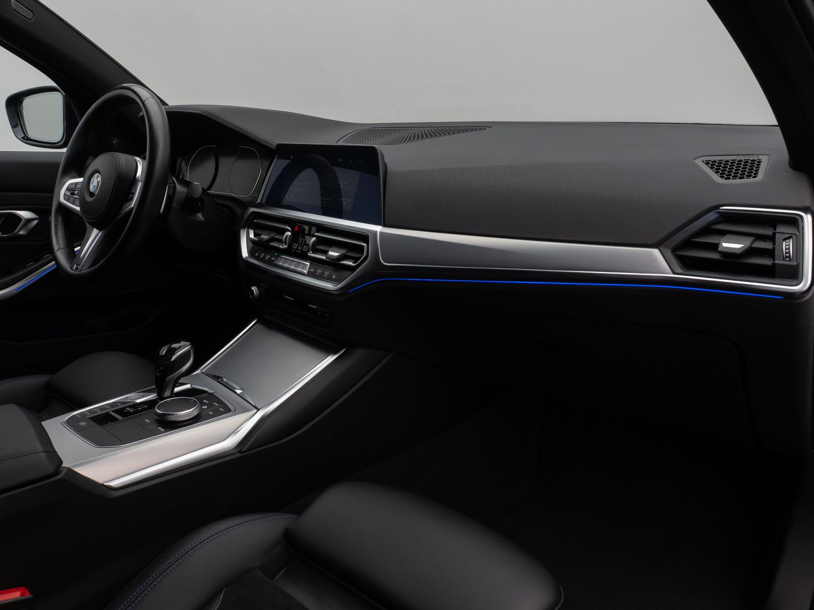 Fahrzeugabbildung BMW 330d xD M Sport Kamera HUD DAB H/K LED 19Zoll