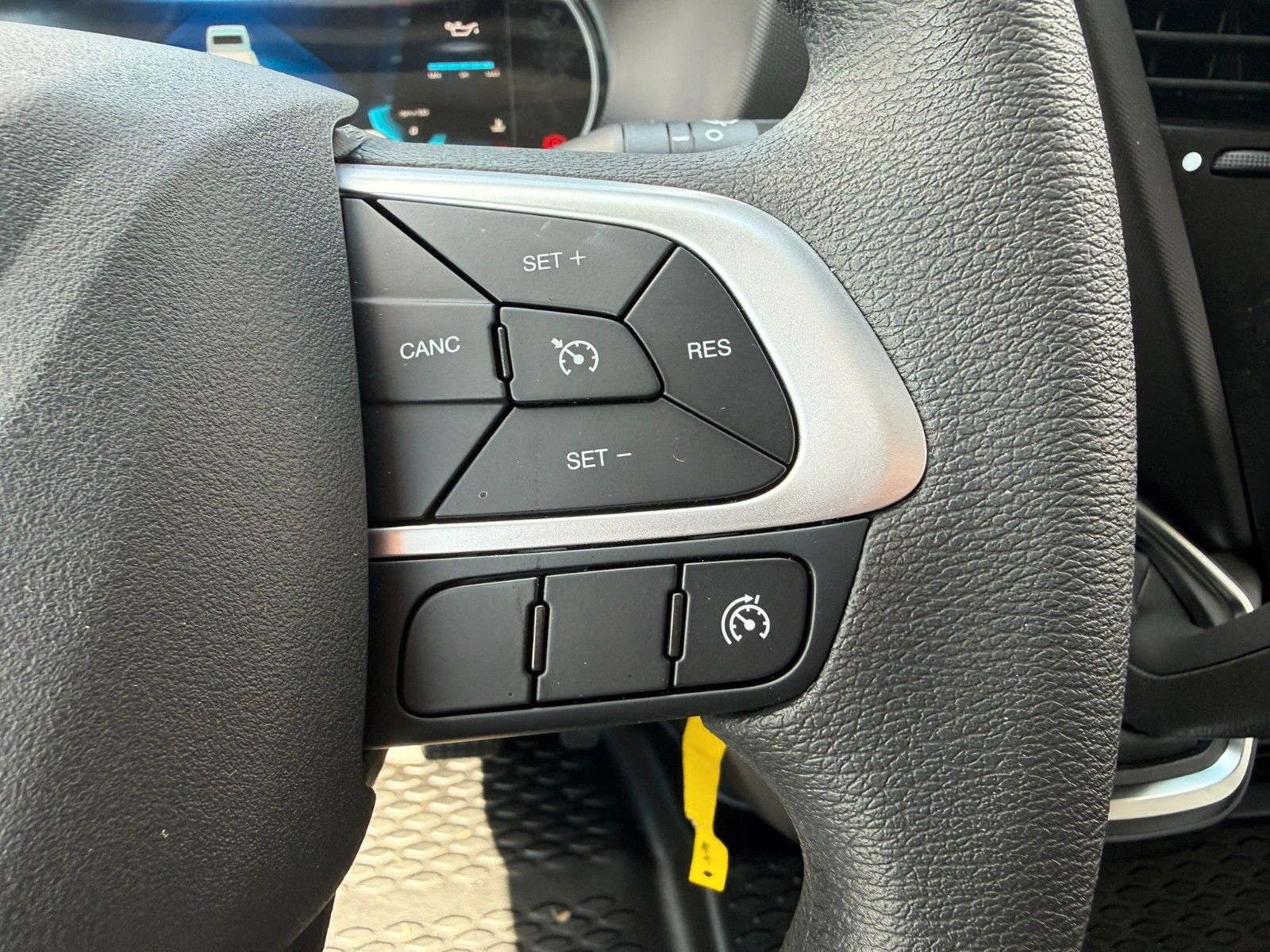 Fahrzeugabbildung Iveco 35S18HA8 D Pritsche *R 3750 mm*Automatik*