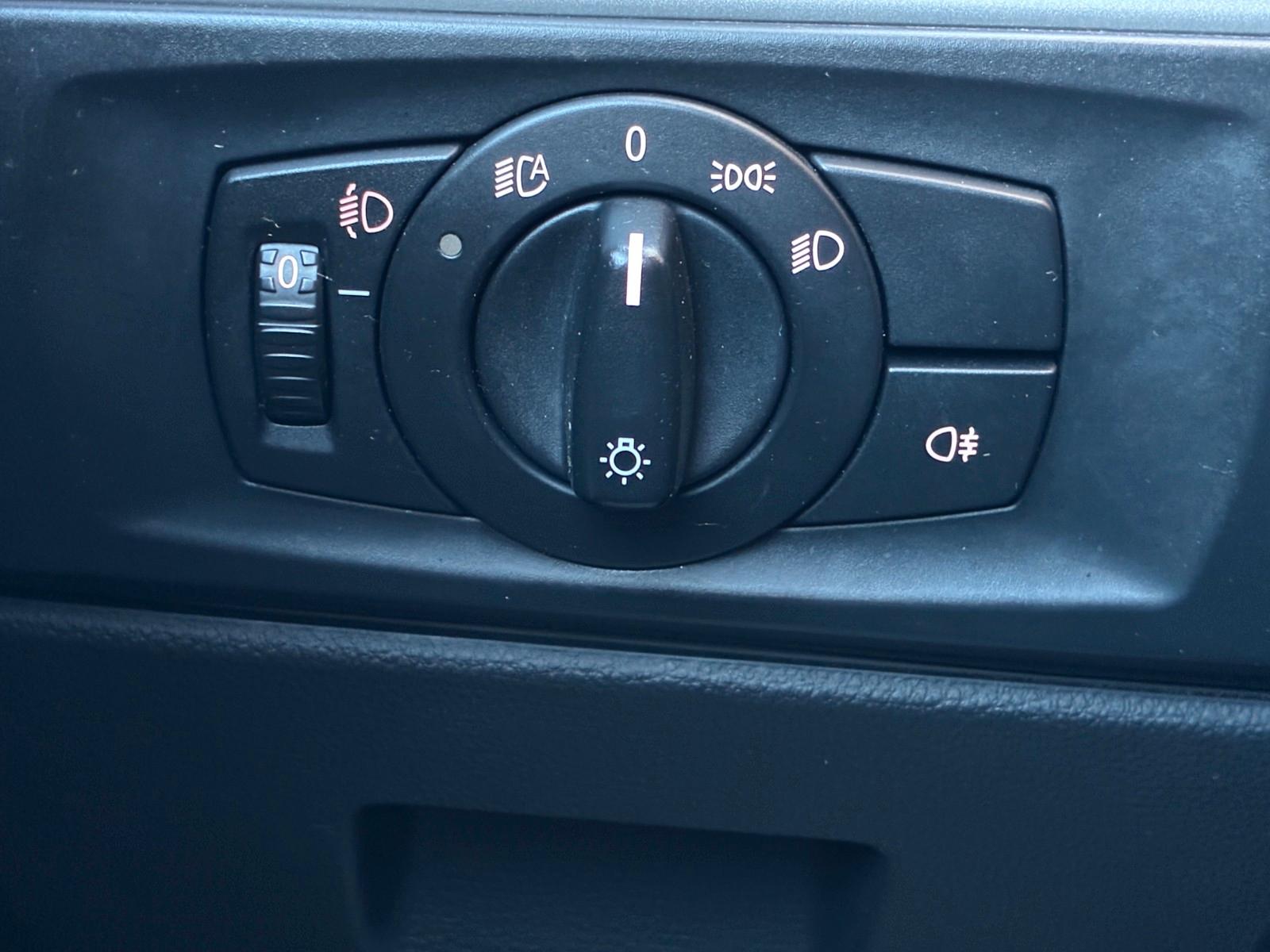 BMW 318 2008 — photo 13