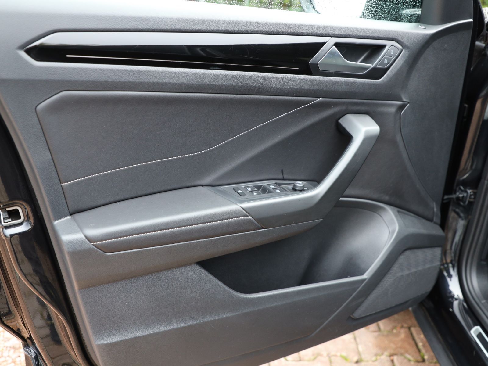 Volkswagen T-Roc - Bild 12