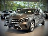 Mercedes-Benz GLA 220 d KAMERA+AHK+COMAND+SHZ+AUT+Distr+LED - Mercedes-Benz GLA 220 aus 2017