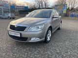 Skoda Octavia 1.8 TSI Elegance Combi - Skoda Octavia aus 2011: Elegance