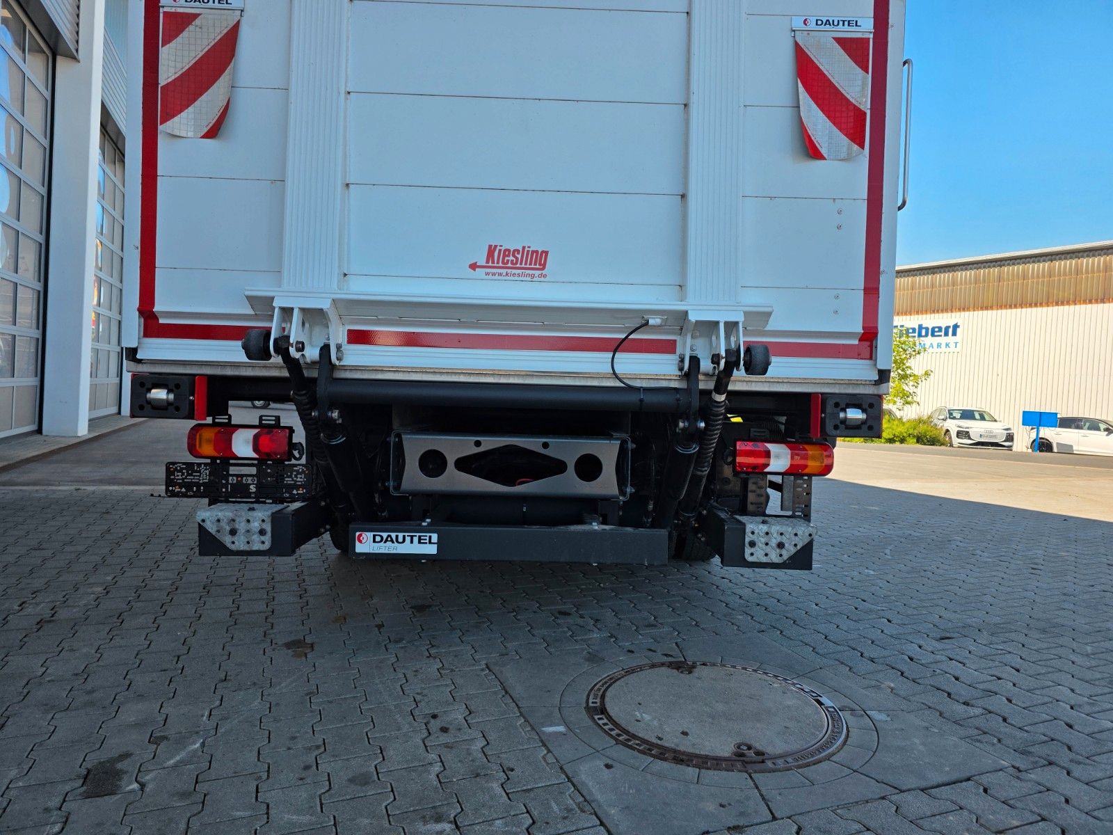 Fahrzeugabbildung Mercedes-Benz Atego 818 L ThermoKing V-600 Max LBW Klima