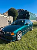 BMW E36 318I - BMW 318: Limousine, E36
