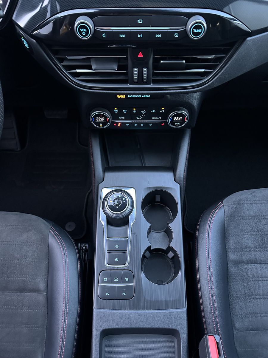 Fahrzeugabbildung Ford Kuga Plug-In Hybrid ST-Line X NAV+LED+AHK+PANO