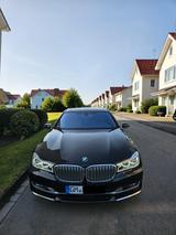 BMW 750d xDrive INDIVIDUAL, Seltenheit, B&W, Voll - gebrauchte BMW 750 aus dem Jahr 2017