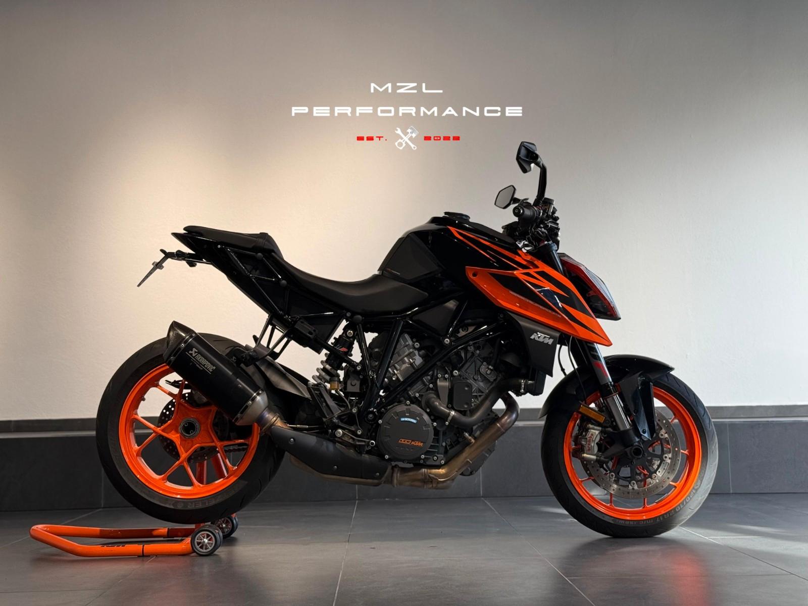 KTM 1290 Super Duke R | Akrapovič |  Performance Pck