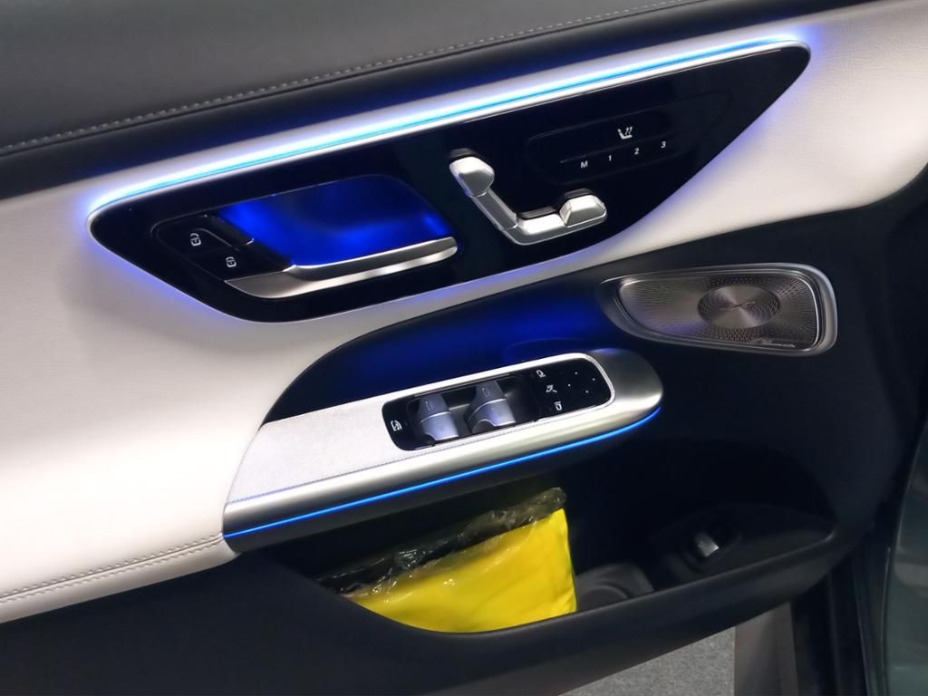 Fahrzeugabbildung Mercedes-Benz GLC 300 d 4MATIC Coupé AMG*DIGITAL Light*AHK*360