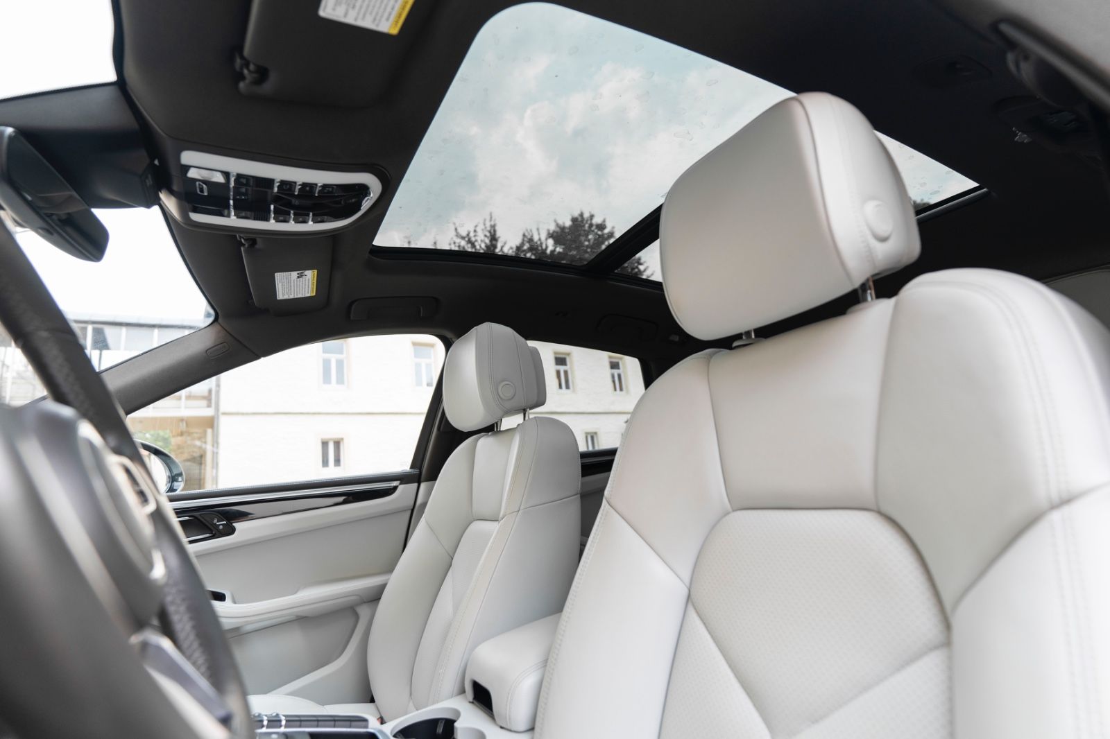Fahrzeugabbildung Porsche Macan S BOSE LED KAM CHRONO PANO CARPLAY