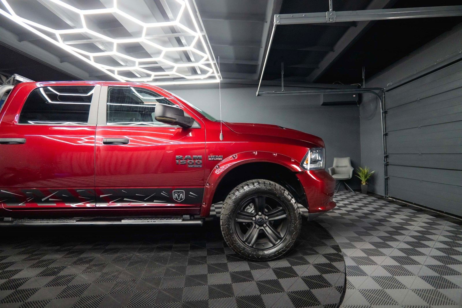 Fahrzeugabbildung Dodge RAM 5.7 V8 HEMI 4x4 OFFROAD Night-Paket *LED*AHK