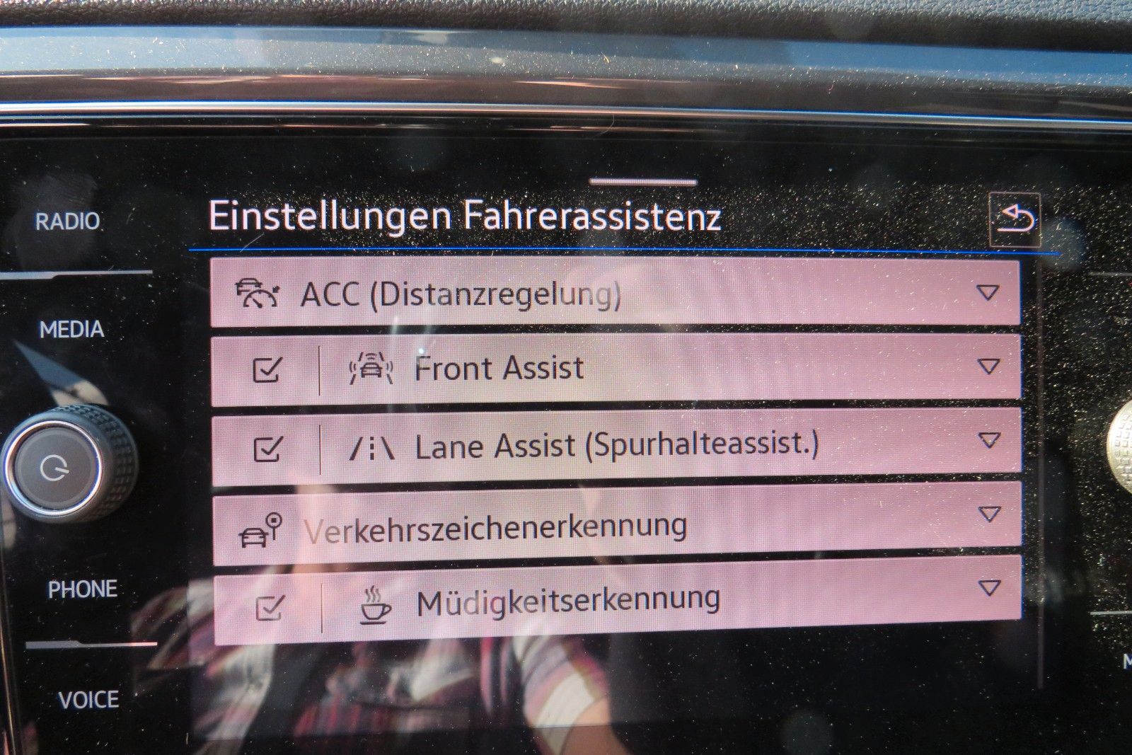 Fahrzeugabbildung Volkswagen T-Roc Sport ACC LED PDC NAVI DAB 1.HAND