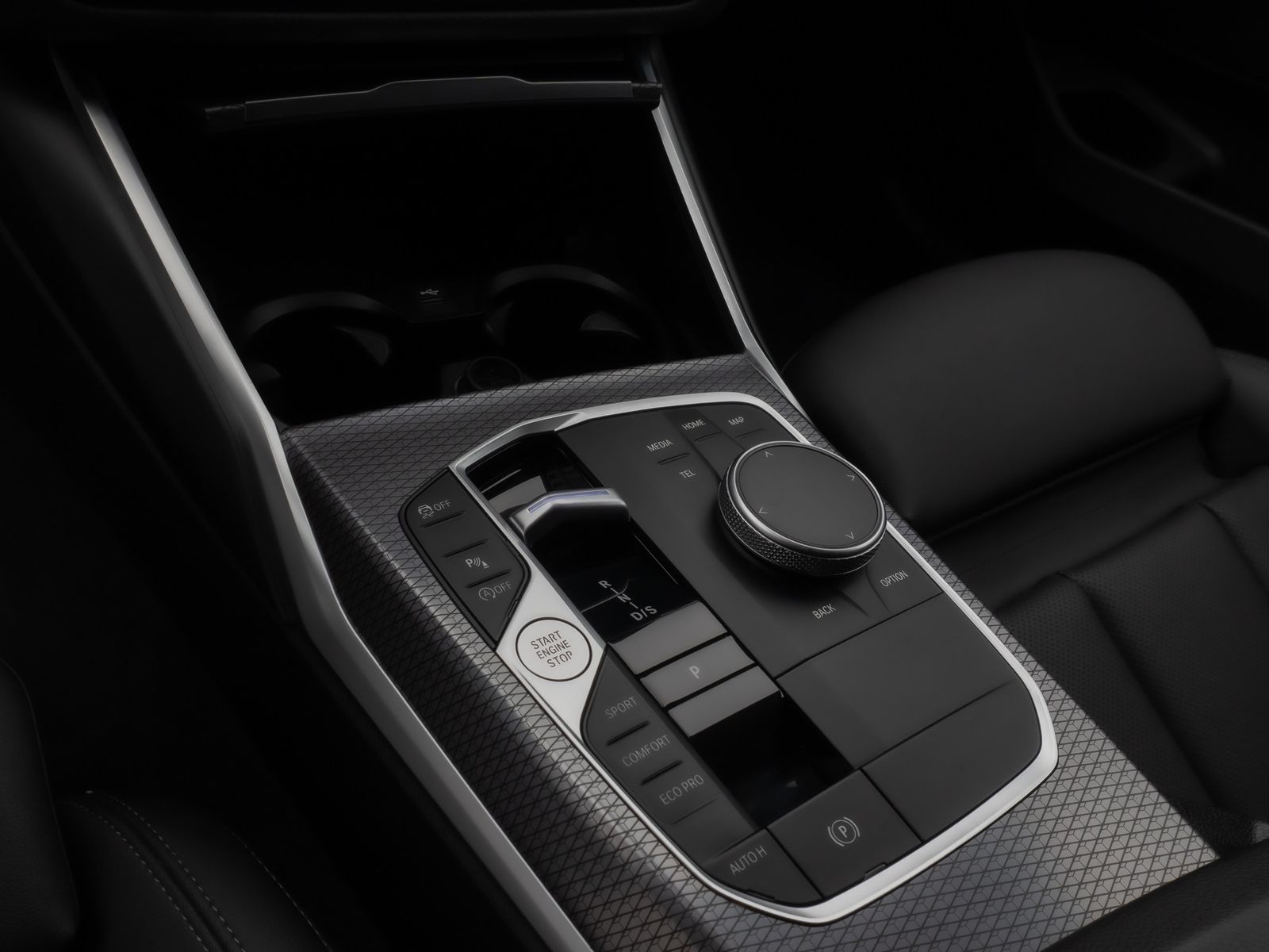 Fahrzeugabbildung BMW 318i M Sport Kamera HUD DAB HiFi Fernlichtassist