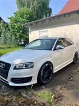 Audi S3 2.0 TFSI - QUATTRO 8P (bereits abgemeldet) - Audi S3 mit Benzin-Antrieb: Limousine, 8p