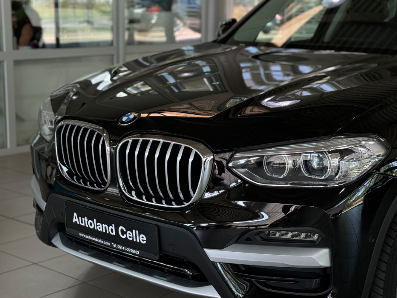 Fahrzeugabbildung BMW X3 xD30e xLine HUD KameraDAB Leder H/K Sport