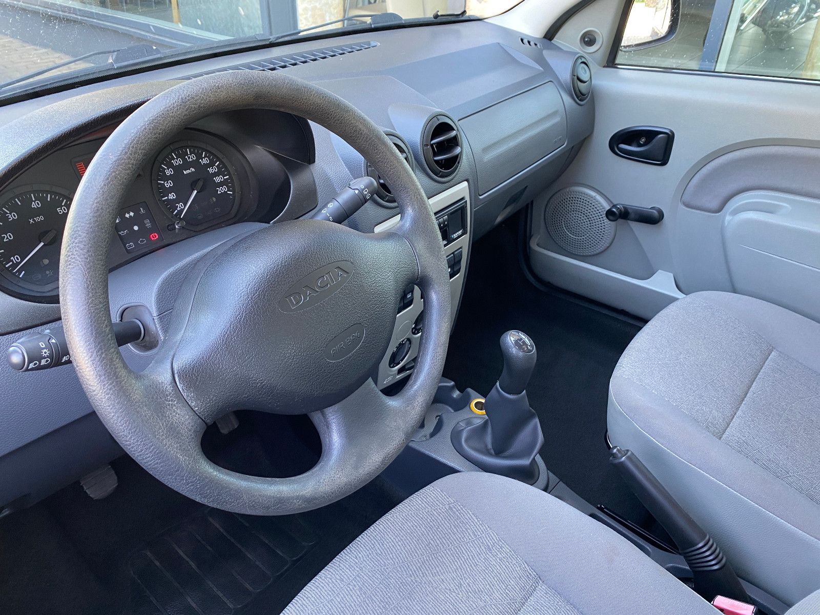 Fahrzeugabbildung Dacia Logan MCV 1.6 Kombi Ambiance AHK+TÜV-NEU