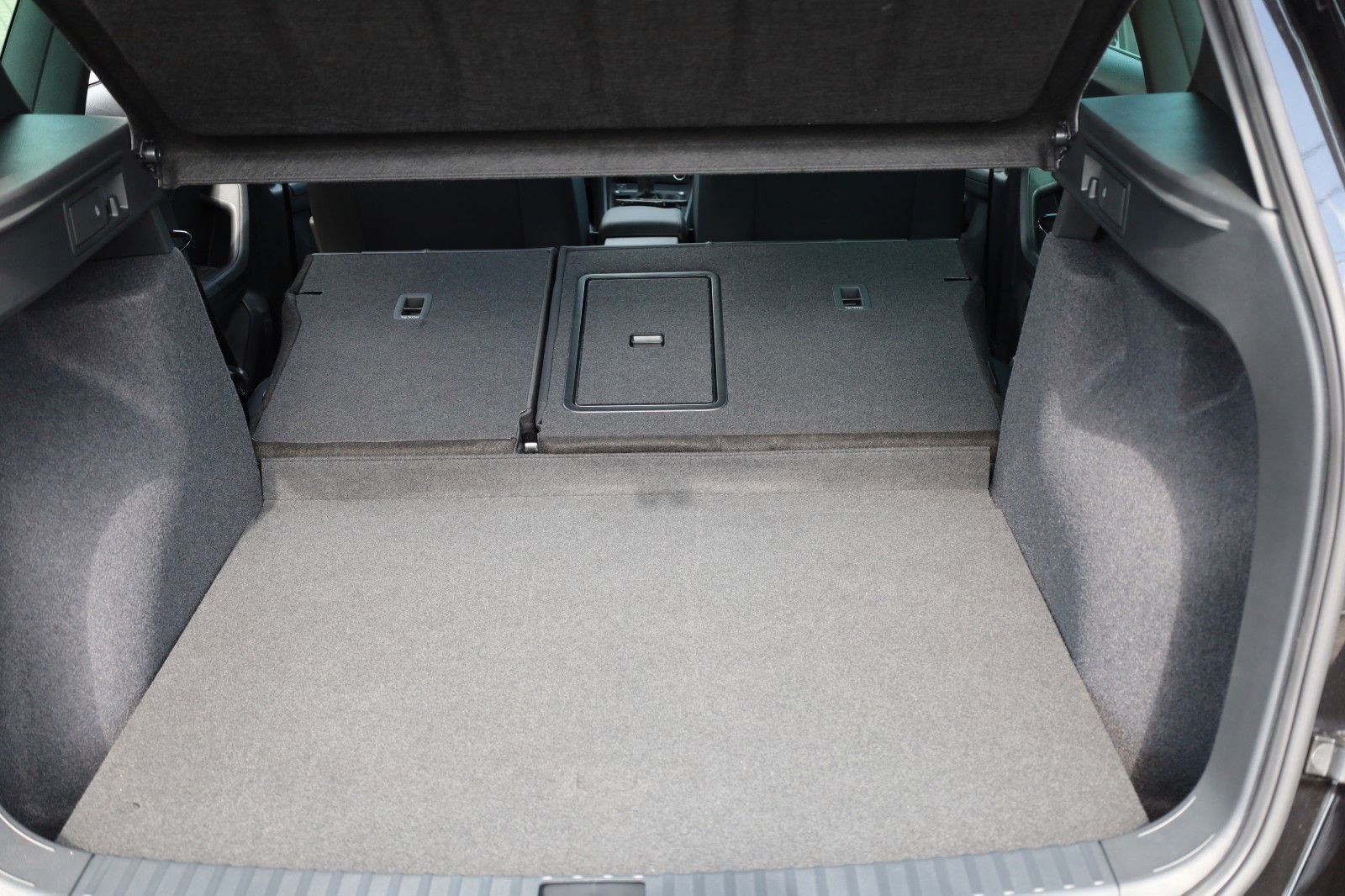 Fahrzeugabbildung CUPRA Ateca VZ 4Drive 2,0 TSI 7-Gang DSG*NAVI