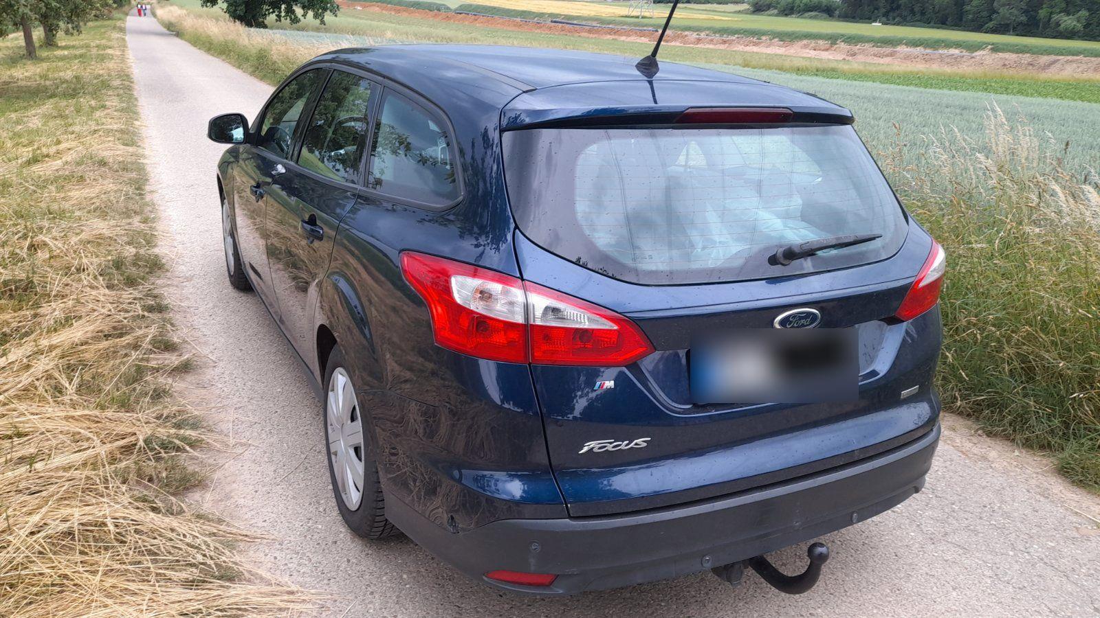 Ford Focus 2014 — вигляд ззаду