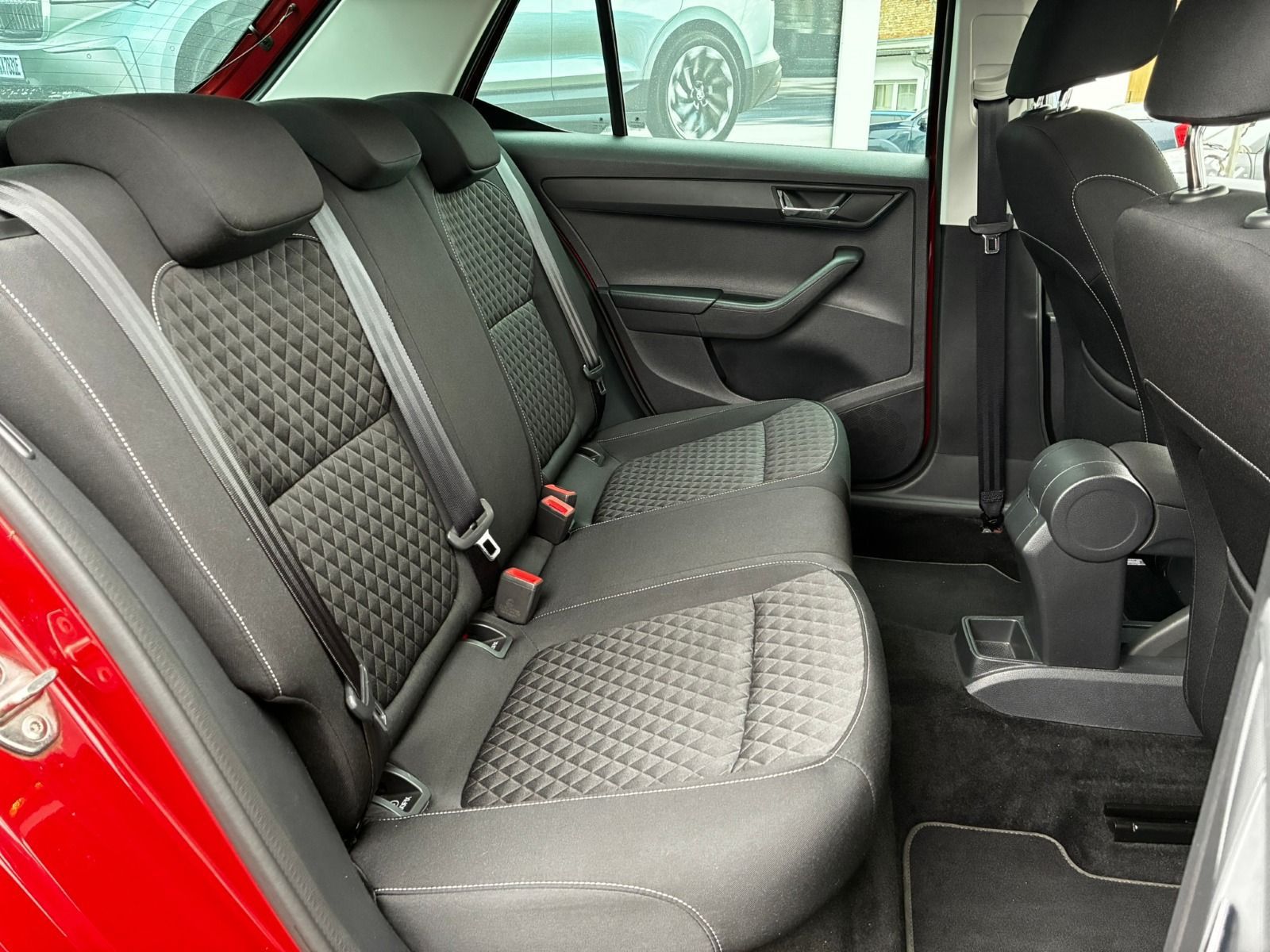 Fahrzeugabbildung SKODA Fabia 95PS 5-Gang*GRA*PDC*Climatronic*Euro6