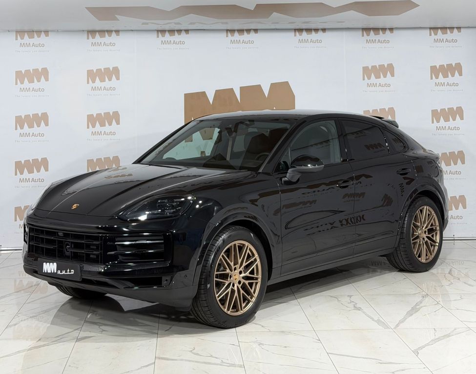Porsche Cayenne Coupe Luft Pano Display